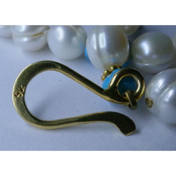 Very Classy Necklace With Blue & White Beads & Center Drop - Picture 12 of 13